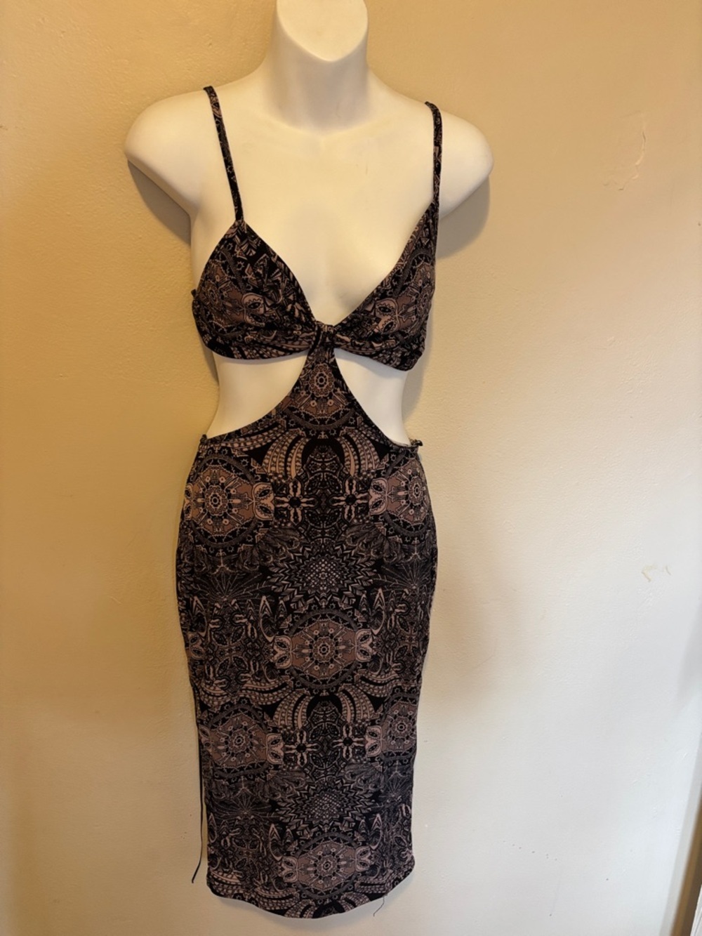 Windsor Black and Mauve Paisley Cutout Bodycon Dress